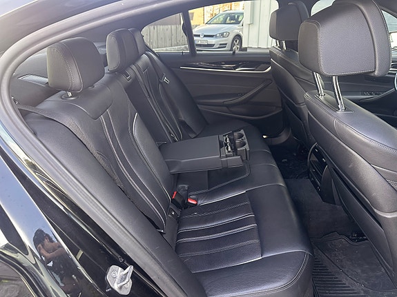 BMW 530e 5 of 30