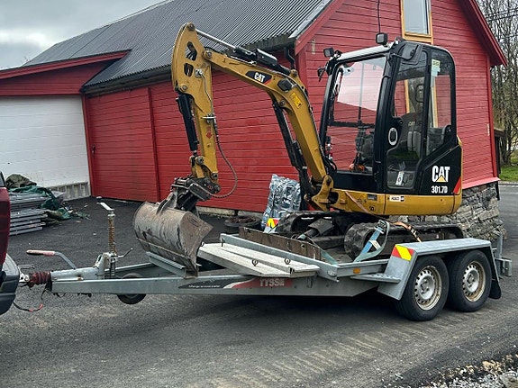 Cat 301.7D minigraver med maskinhenger, pigghammer og 3 skuffer 23 of 26