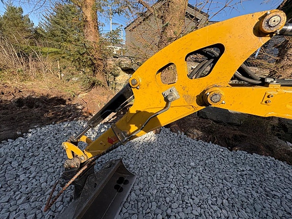 Cat 301.7D minigraver med maskinhenger, pigghammer og 3 skuffer 6 of 26