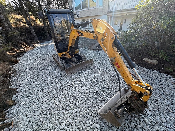 Cat 301.7D minigraver med maskinhenger, pigghammer og 3 skuffer 2 of 26