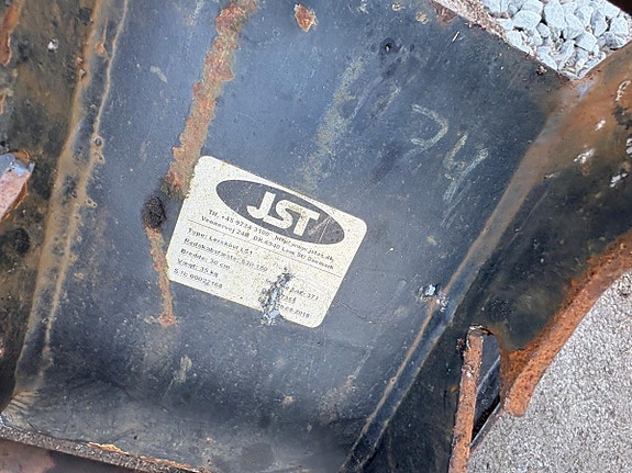 Cat 301.7D minigraver med maskinhenger, pigghammer og 3 skuffer 17 of 26