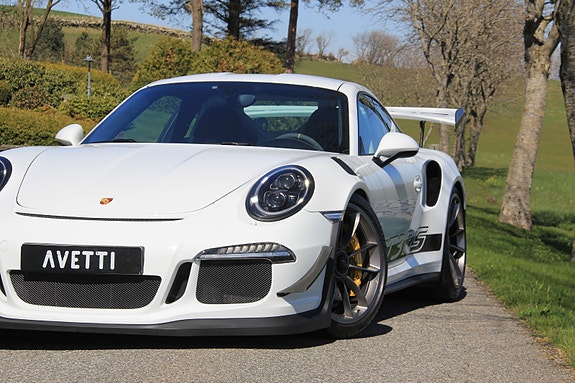 Porsche 911 4 of 5
