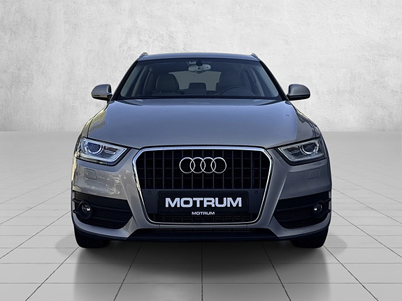 Audi Q3 2 of 25