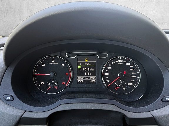 Audi Q3 14 of 25