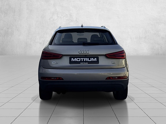 Audi Q3 6 of 25