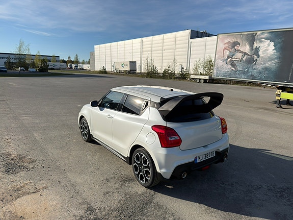 Suzuki Swift 4 of 5