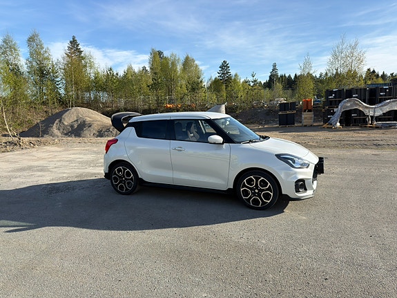 Suzuki Swift 3 of 5