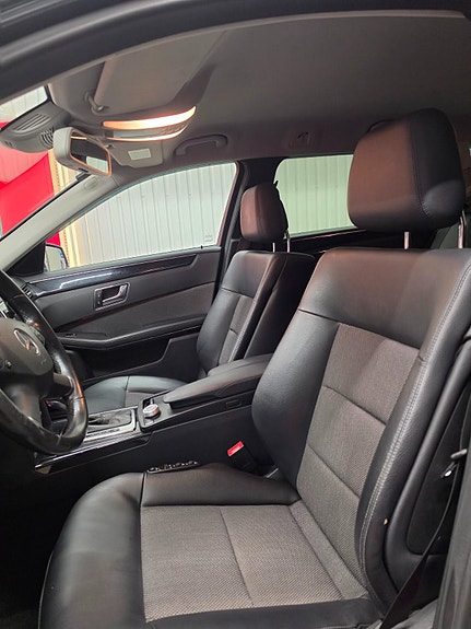 Mercedes-Benz E250 11 of 23