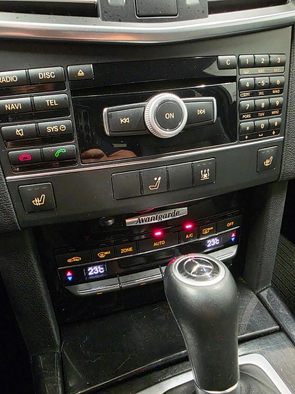 Mercedes-Benz E250 17 of 23