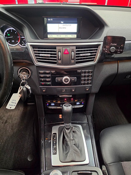 Mercedes-Benz E250 15 of 23