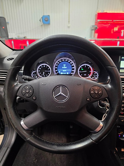 Mercedes-Benz E250 13 of 23