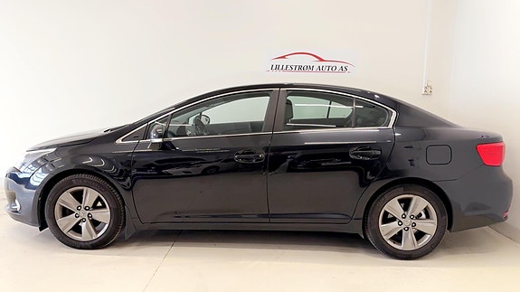 Toyota Avensis 4 of 5