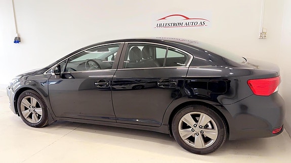 Toyota Avensis 3 of 5