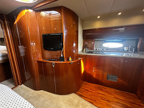Princess V48 2008 mod. Volvo D9/575 27 of 30