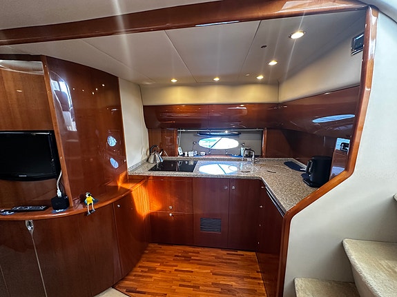 Princess V48 2008 mod. Volvo D9/575 21 of 30