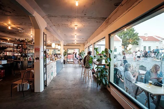 Cafe Fuglen er vår nærmeste nabo. Bilde: Natural State