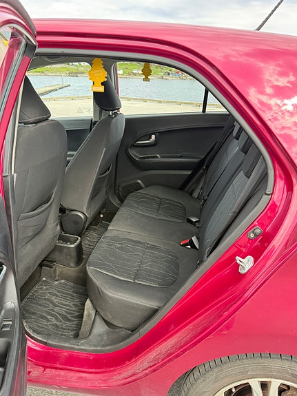Kia Picanto 25 of 30