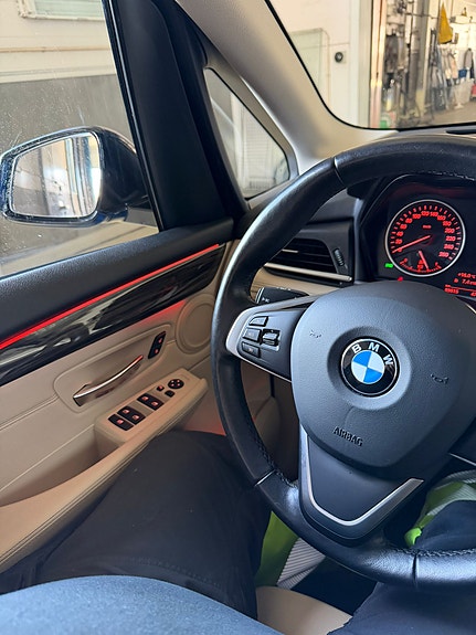 BMW 218i 25 of 30