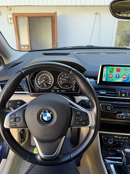 BMW 218i 17 of 30
