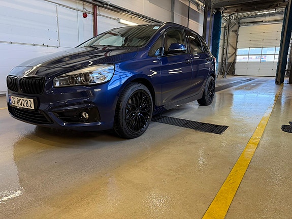 BMW 218i 4 of 30