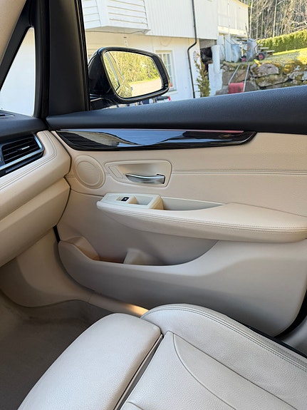 BMW 218i 15 of 30