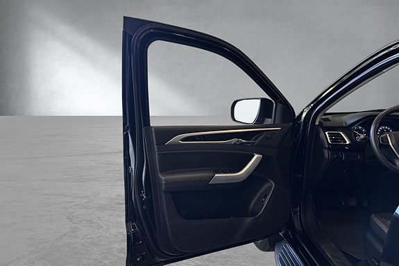Maxus T90 EV 17 of 17