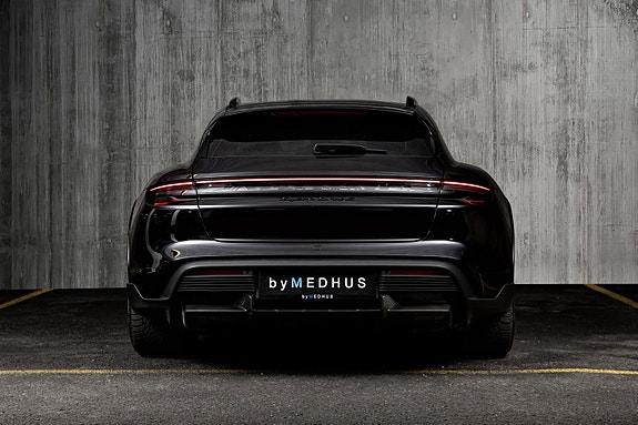 Porsche Taycan Turbo S 11 of 30