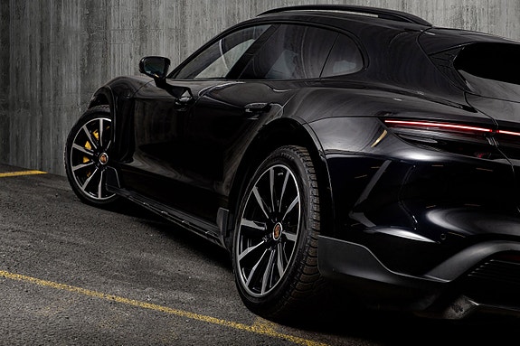 Porsche Taycan Turbo S 15 of 30