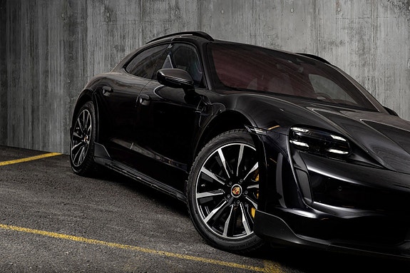 Porsche Taycan Turbo S 8 of 30