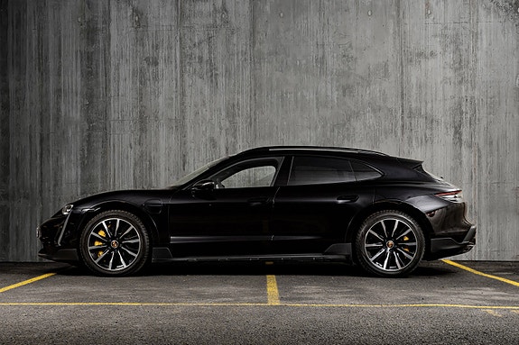 Porsche Taycan Turbo S 2 of 30