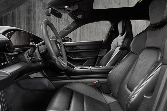 Porsche Taycan Turbo S 19 of 30