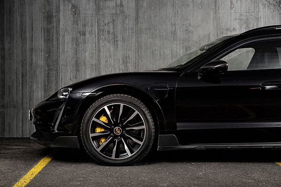 Porsche Taycan Turbo S 9 of 30