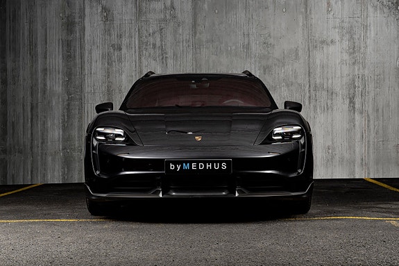 Porsche Taycan Turbo S 4 of 30