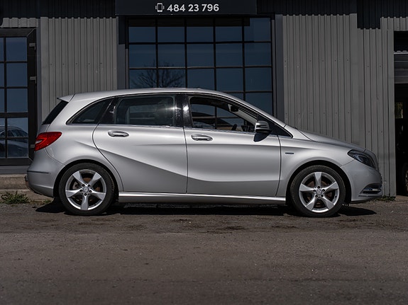 Mercedes-Benz B180 5 of 5