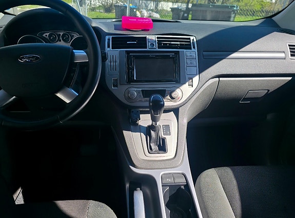 Ford Kuga 7 of 15