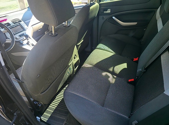 Ford Kuga 12 of 15