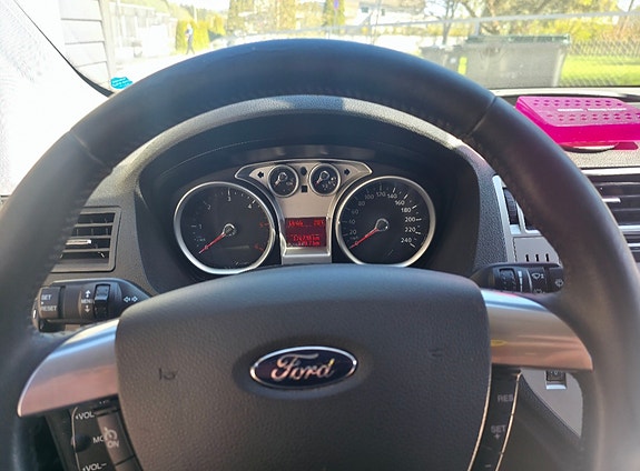 Ford Kuga 8 of 15