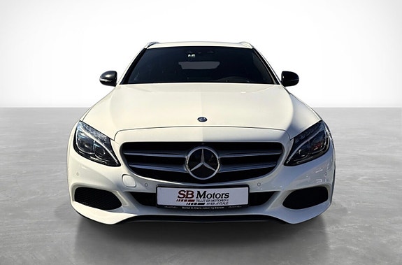 Mercedes-Benz C-Klasse 2 of 5