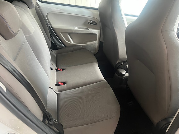 Volkswagen UP! 19 of 24