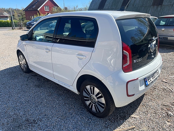 Volkswagen UP! 7 of 24