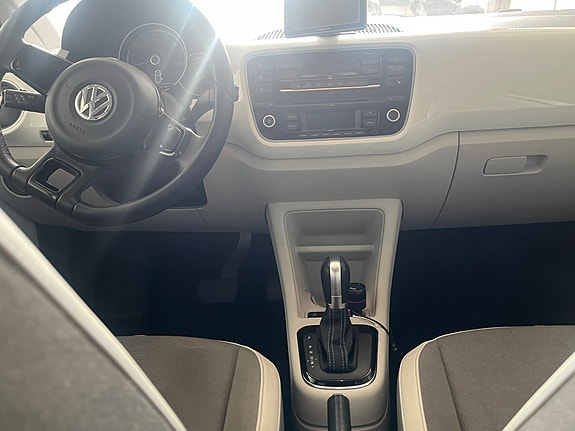 Volkswagen UP! 22 of 24