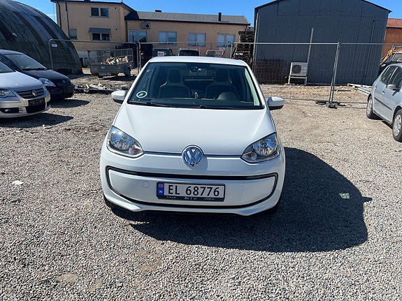 Volkswagen UP! 2 of 24