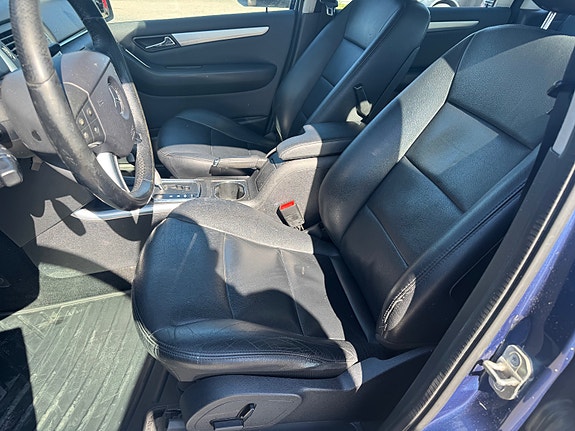 Mercedes-Benz B200 7 of 10