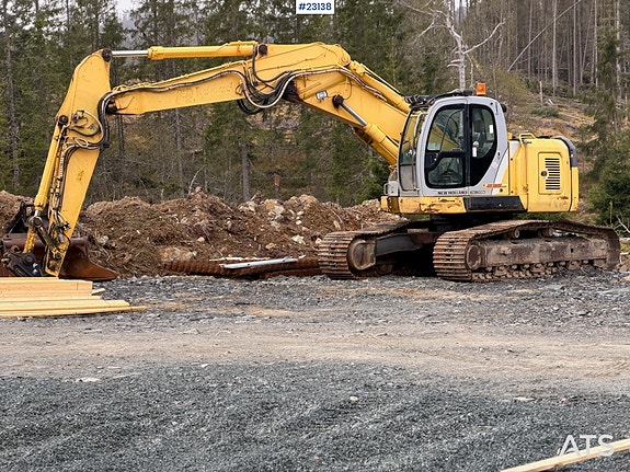 New Holland 235 Beltegraver m/ pusseskuffe 2 of 5