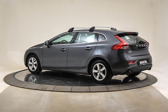 Volvo V40 3 of 5