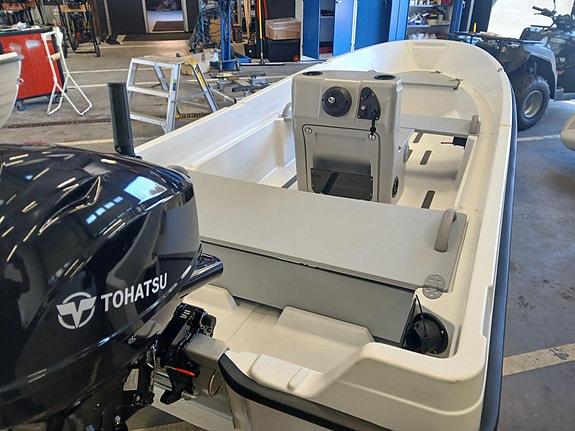 NYHET! TERHI 400CC - TOHATSU 9.9/15/20 // SENTER KONSOLL // STØDIG 2 of 4