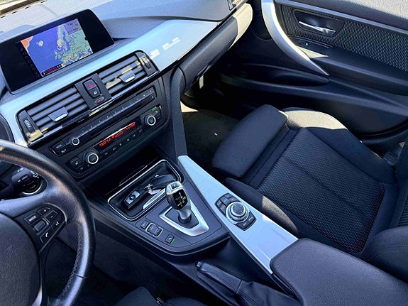 BMW 318d 15 of 30