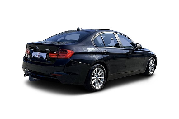 BMW 318d 4 of 5