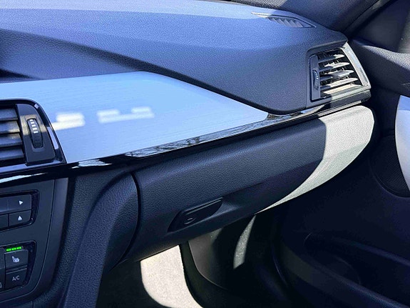 BMW 318d 16 of 30
