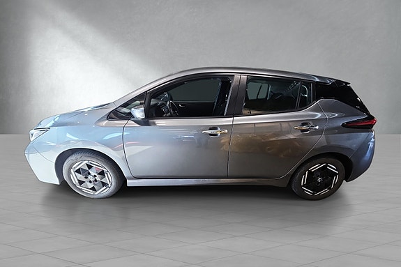 Nissan Leaf 4 of 21